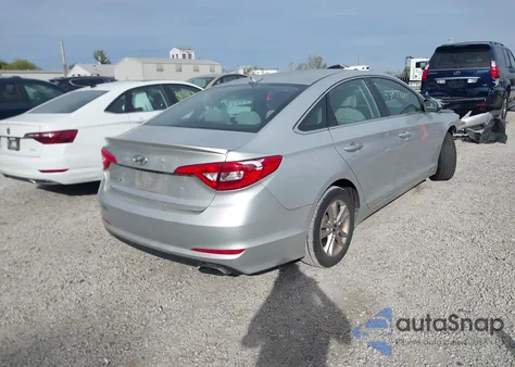 2017 Hyundai Sonata z USA, uszkodzony, nr VIN 5NPE24AF5HH584372